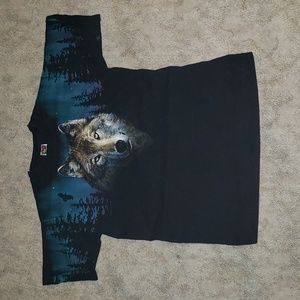 90s Wolf Wrap Around Tee